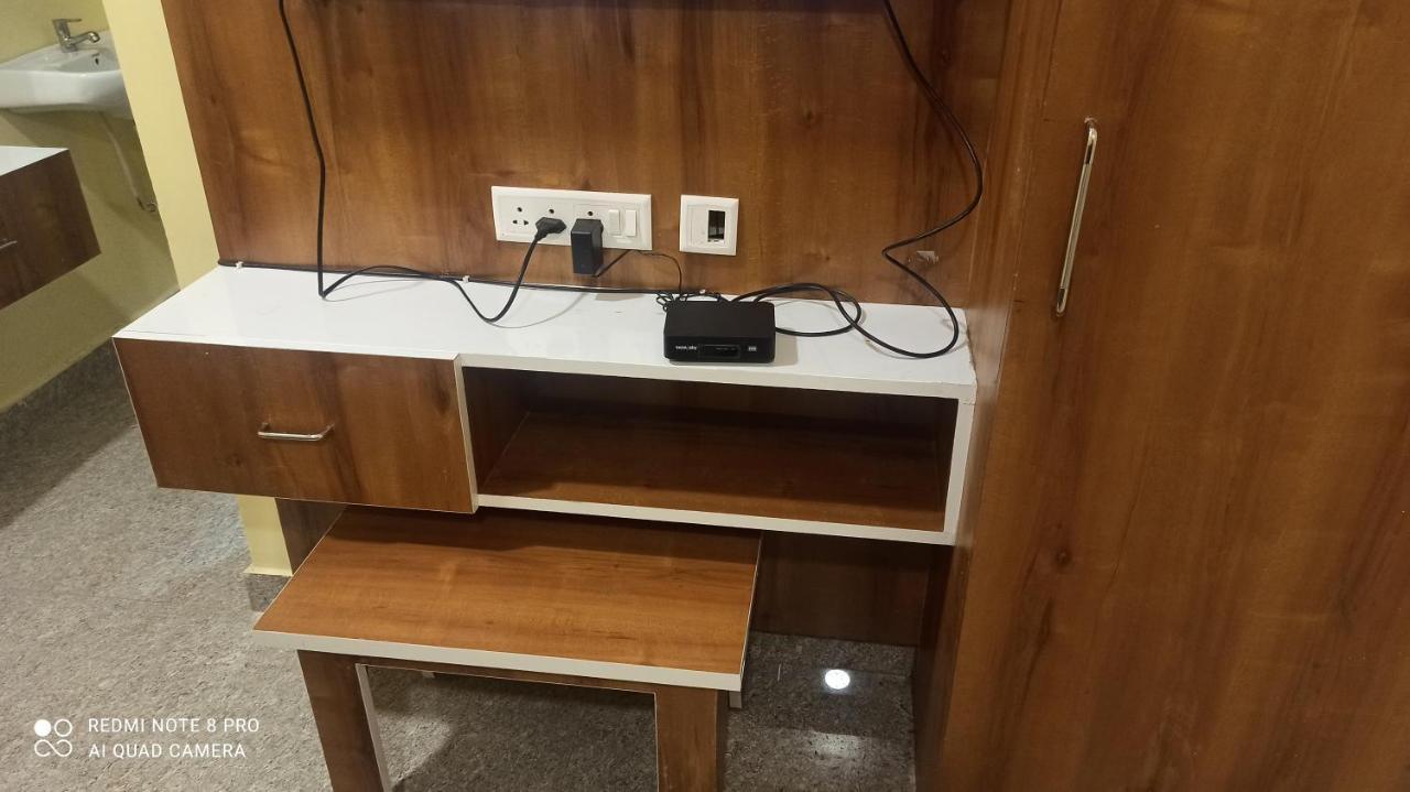 Hotel E Lodge Visákhapatnam Kültér fotó